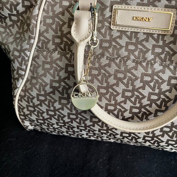 *NWT* DKNY Tan/Chocolate Brown Crossbody/Carry Handle Purse/Bag - Picture 2 of 12